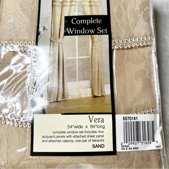 NIP Set x2 Bed Bath Beyond Vera Jacquard Complete Window Treatments Sand 54”x84” - Picture 3 of 6